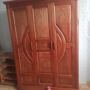 Tủ này là tủ áo gỗ xoan đào lào cánh cung