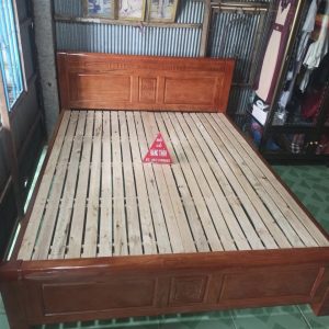Giường ngủ gỗ xoan đào ( dạt nan ) 1m6